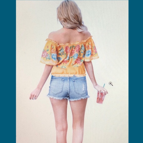 🎉HPx2🎉1 LEFT: Small🌼Yellow Off-Shoulders Top - Picture 2 of 3